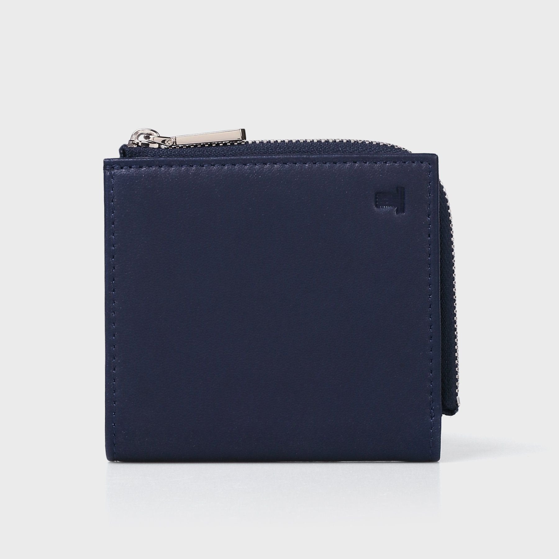 Leather accessories (bi-fold wallet)