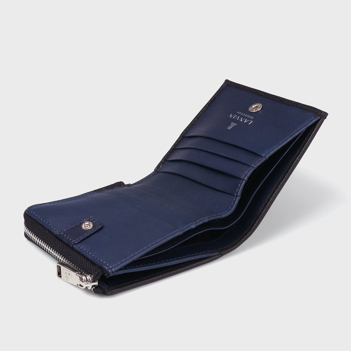 Leather accessories (bi-fold wallet)